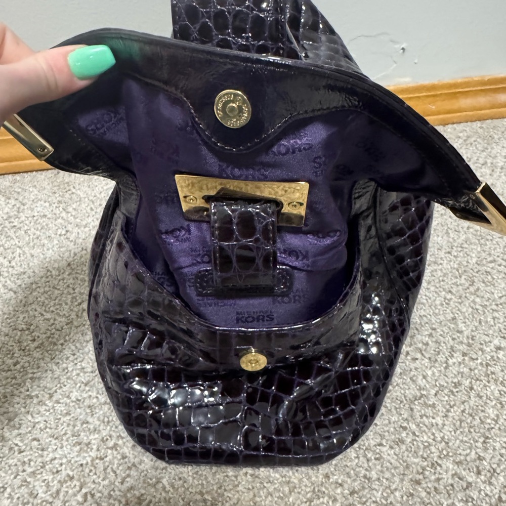 Michael Kors deep purple/black crocodile patent leather purse - Picture 8 of 11
